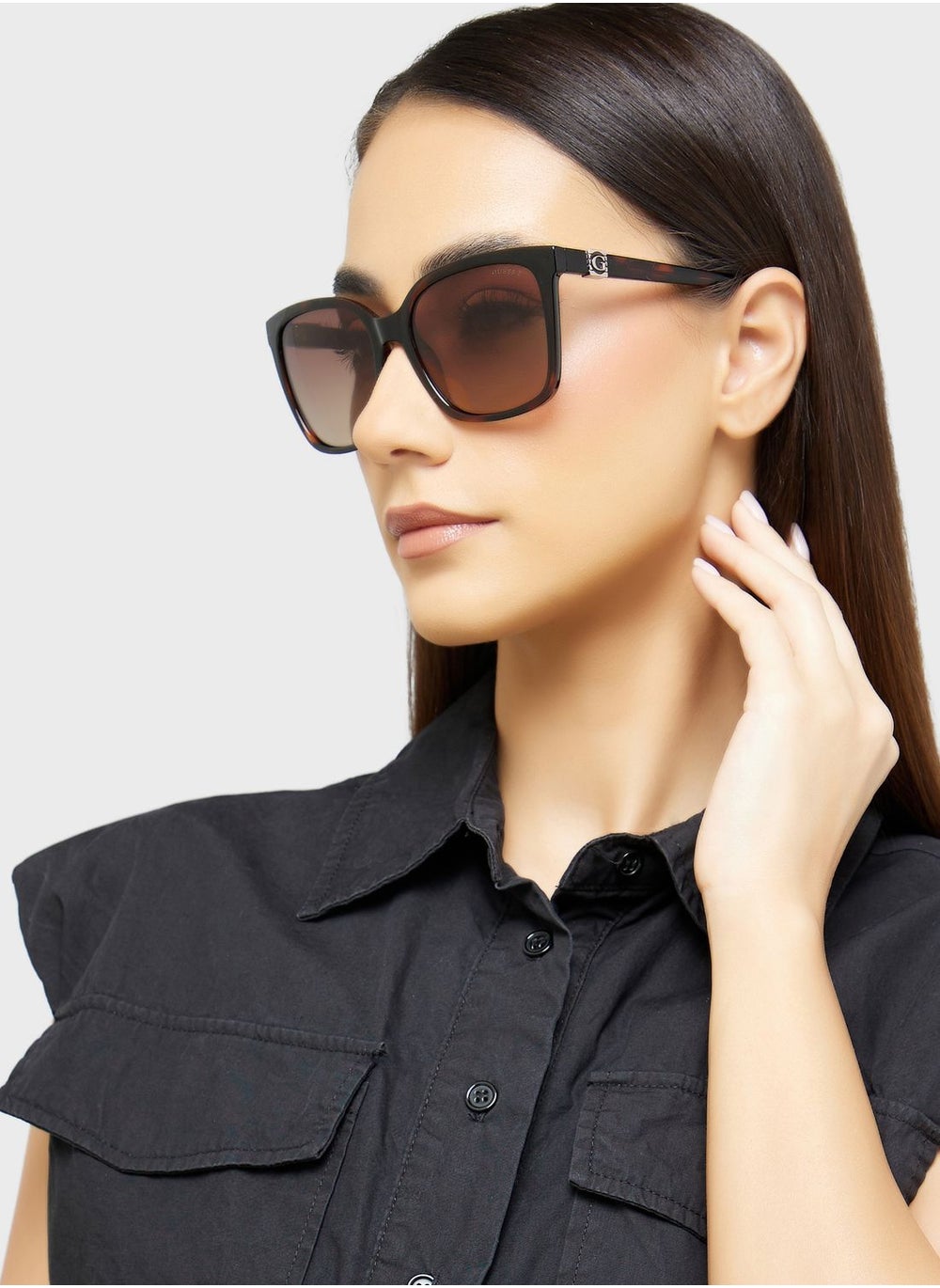 buy-guess-wayfarers-sunglasses_z0u
