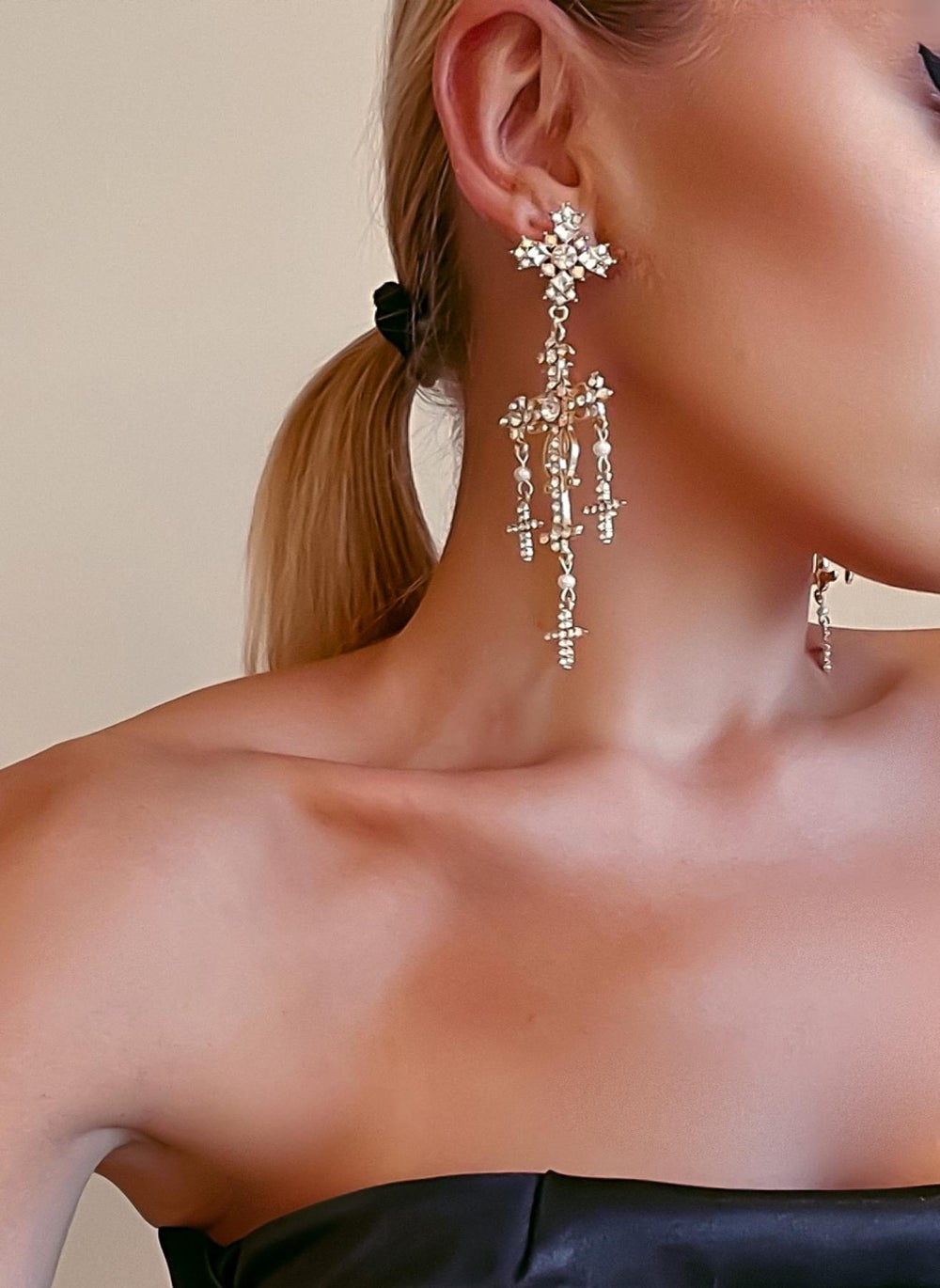 buy-anitas-madonna-gold-earrings_qjm