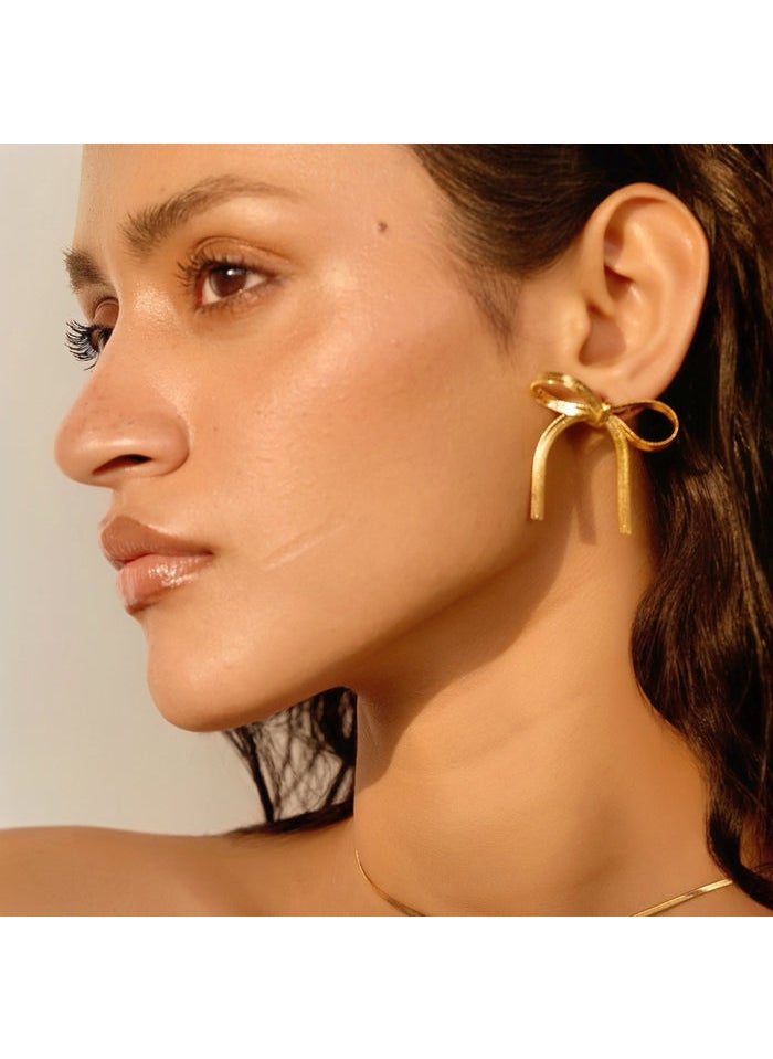 buy-noya-holly-bow-stud-earring-18k-gold-plated_uyl