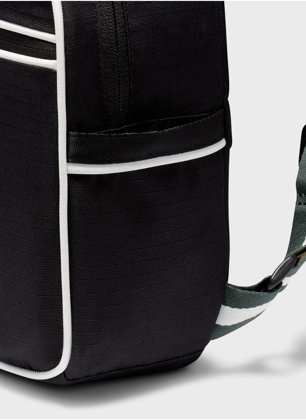 buy-nike-nsw-futura-365-mini-retro-backpack_16r