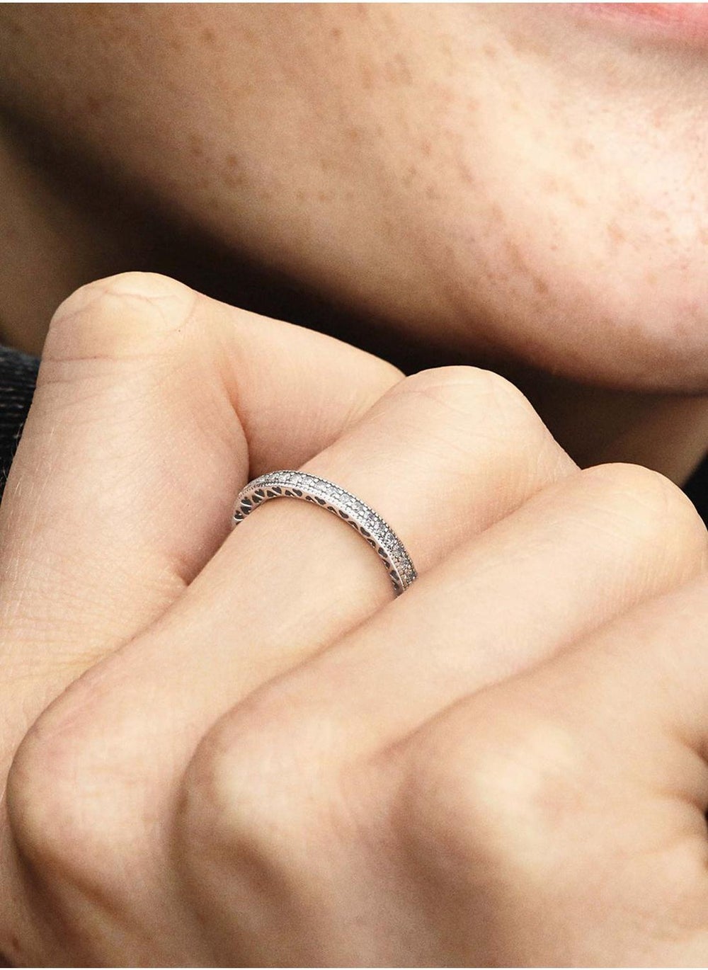 buy-pandora-sparkle-hearts-ring_mo3