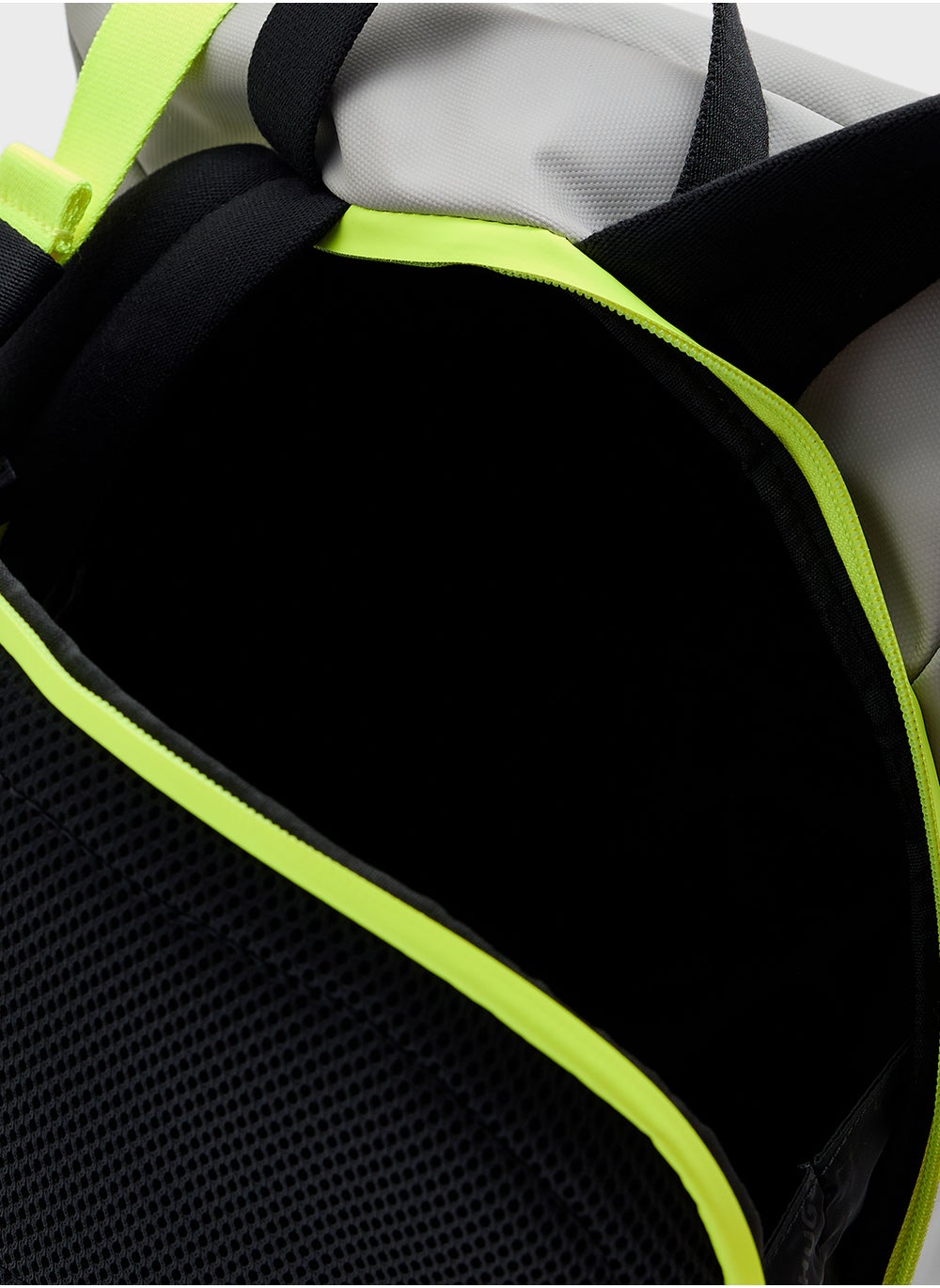 buy-hugo-logo-backpack_sim