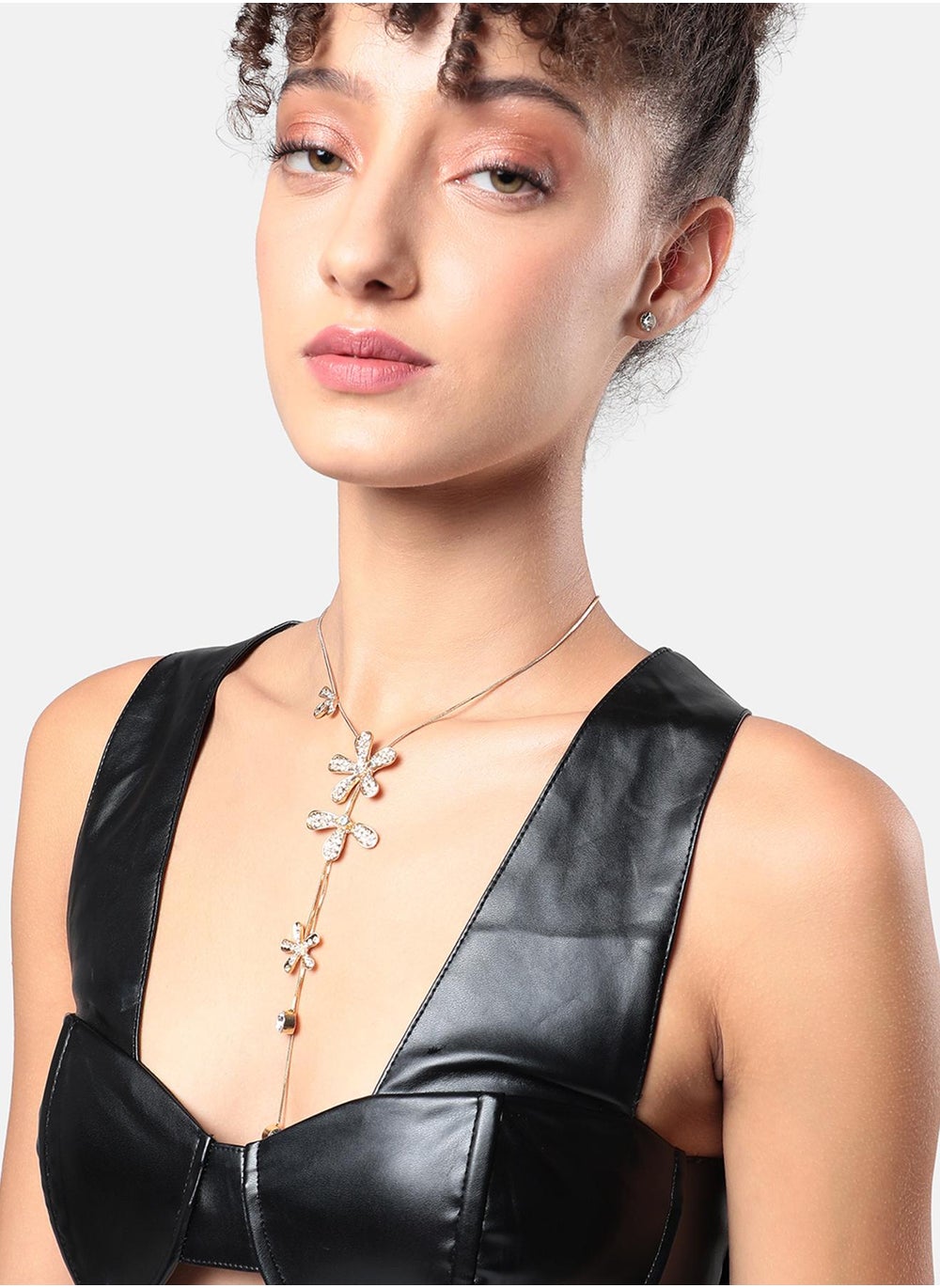 buy-sohi-flower-drop-negligee-necklace_8s8