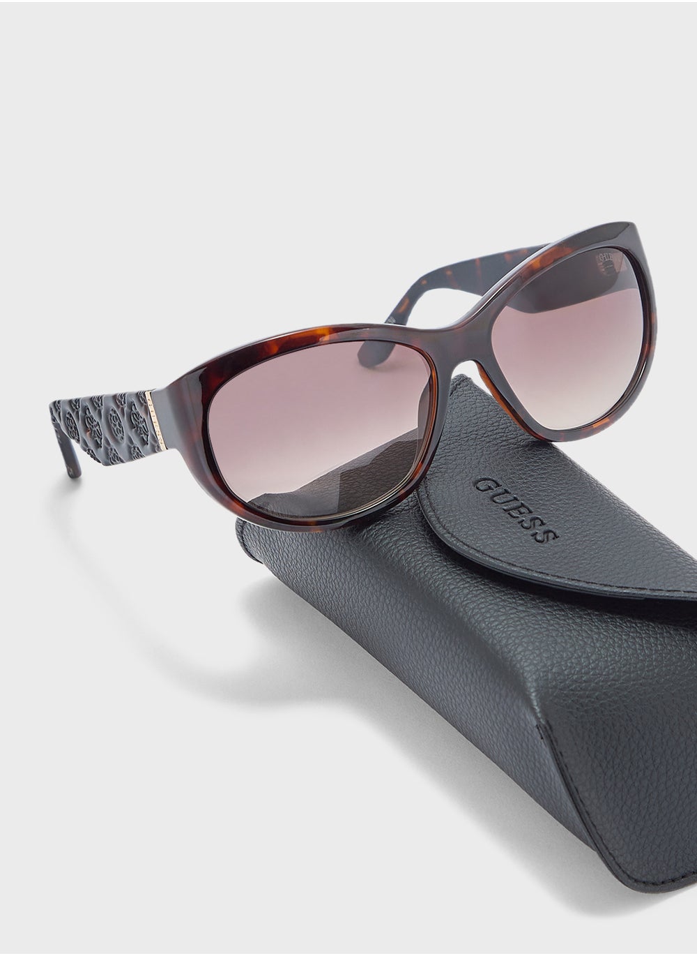 buy-guess-uv-protected-oversized-sunglasses_5pt