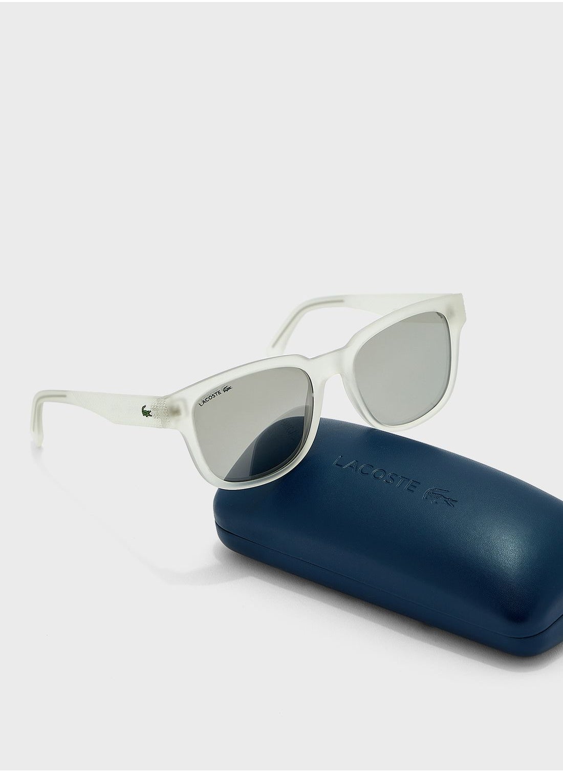 buy-lacoste-wayfarers-sunglasses_yqm