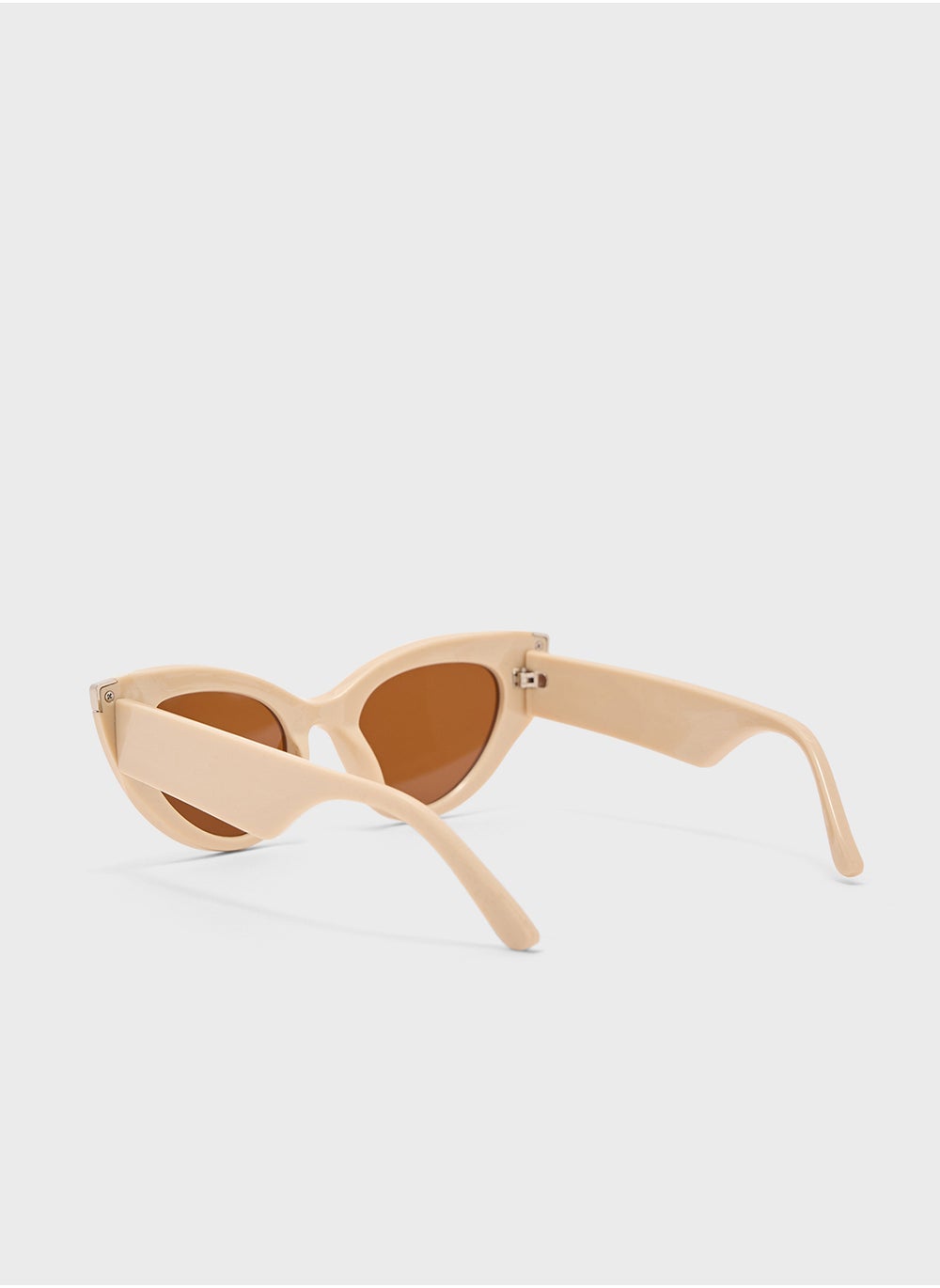 buy-ella-wider-arm-cat-eye-sunglasses_4xz