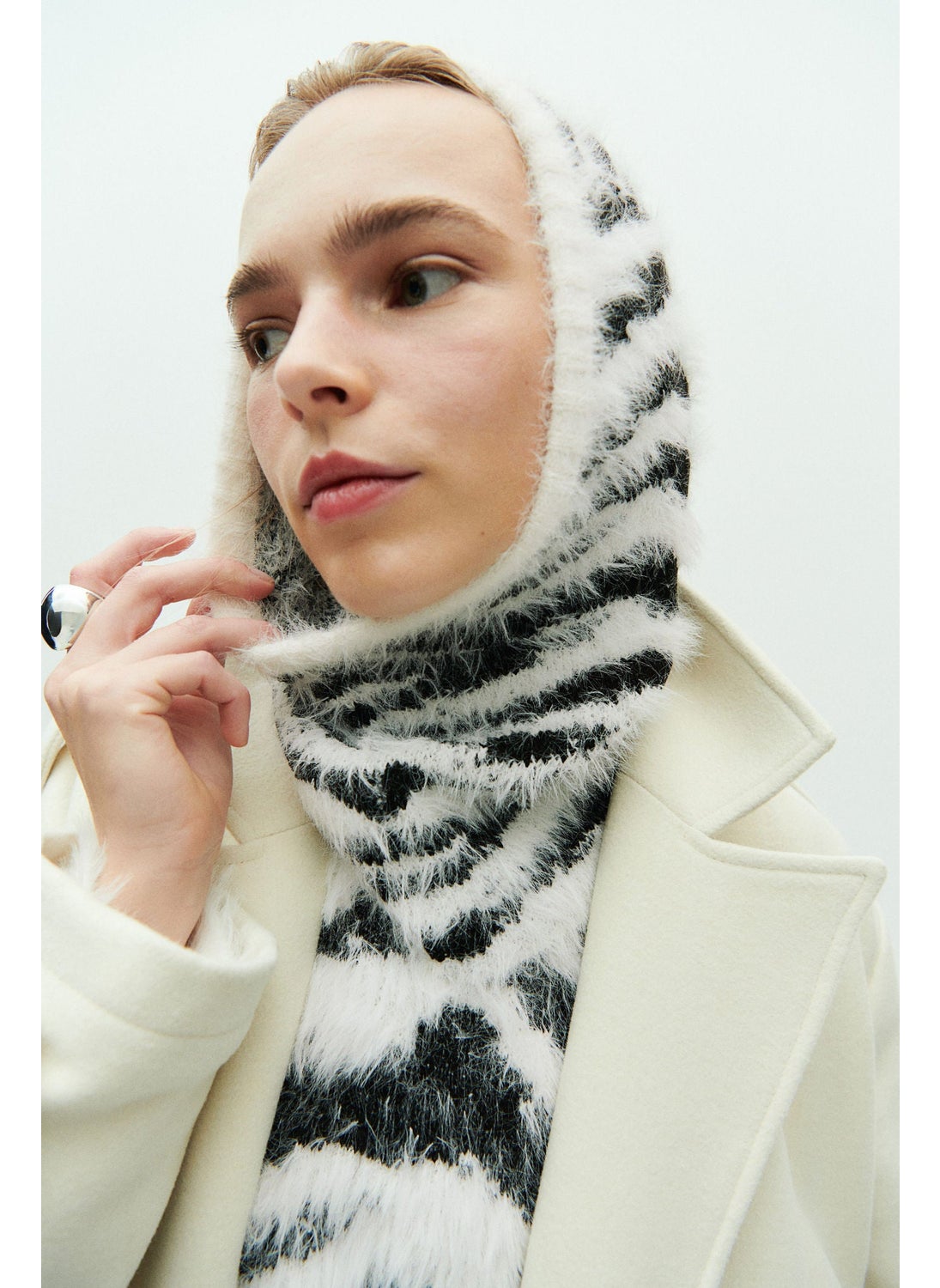 buy-h-m-fluffy-knit-balaclava_1gw