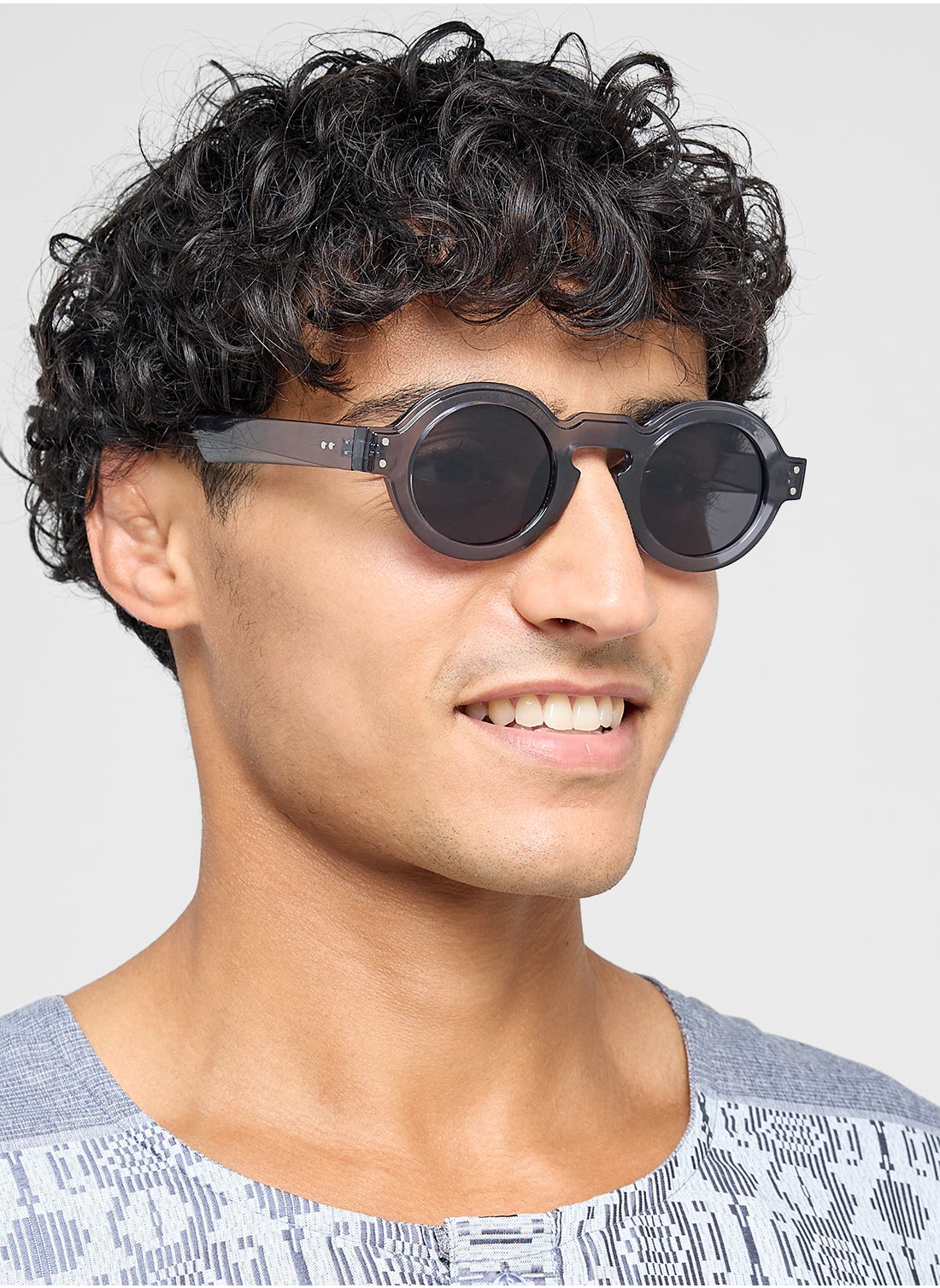 buy-seventy-five-casual-round-shape-sunglasses_wx1