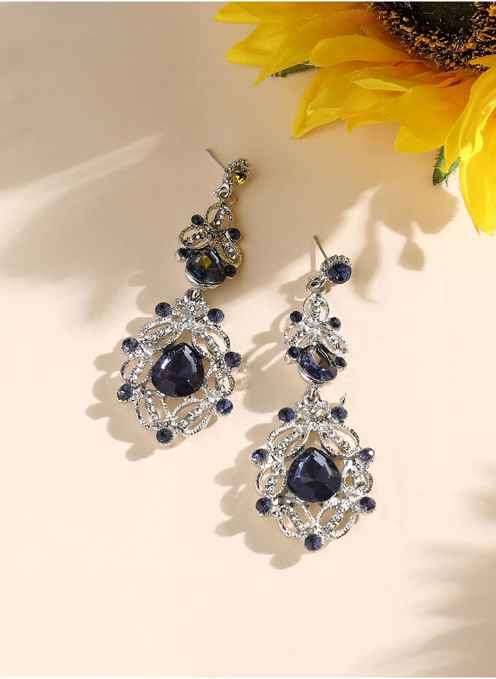 buy-sohi-bean-drop-earrings_ehv