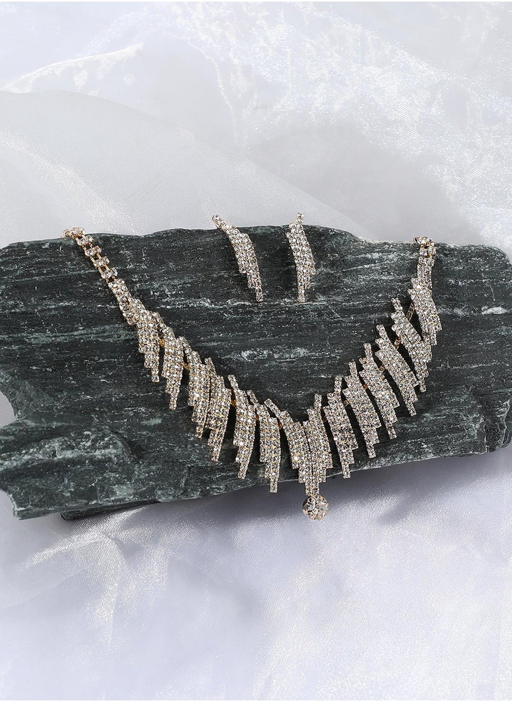 buy-sohi-party-jewellery-set_tu2