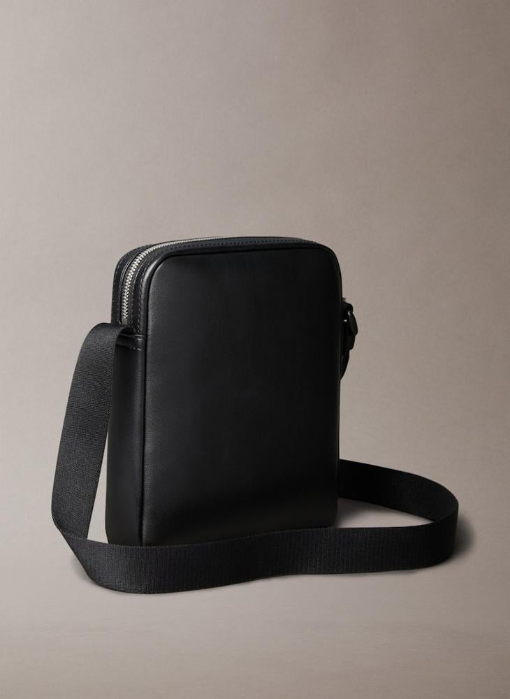 buy-calvin-klein-jeans-logo-detailed-reporter-bag_q5d