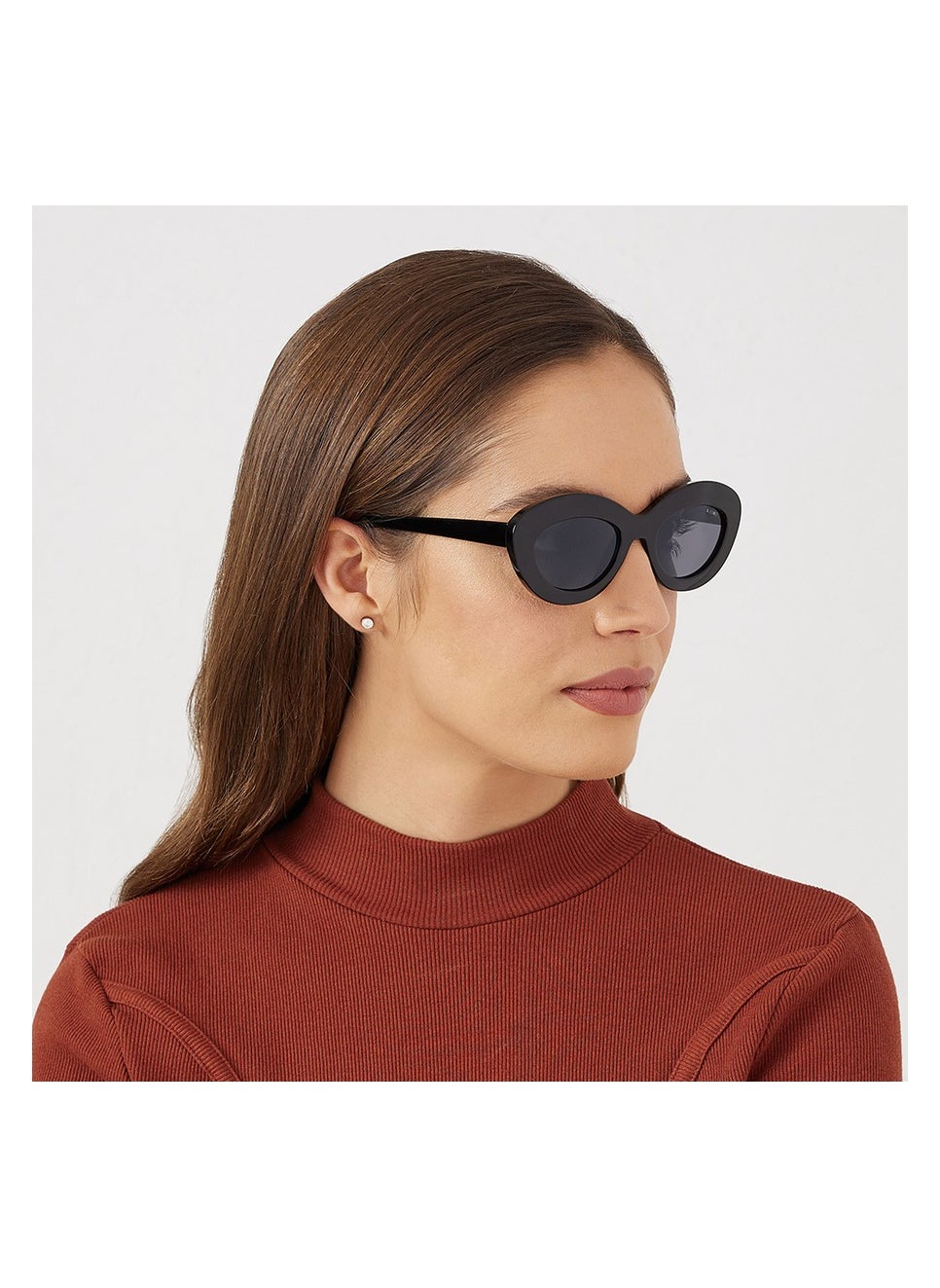 buy-blackout-blackout-rosie-women-s-oval-sunglasses-with-uv400-protection-black_js1