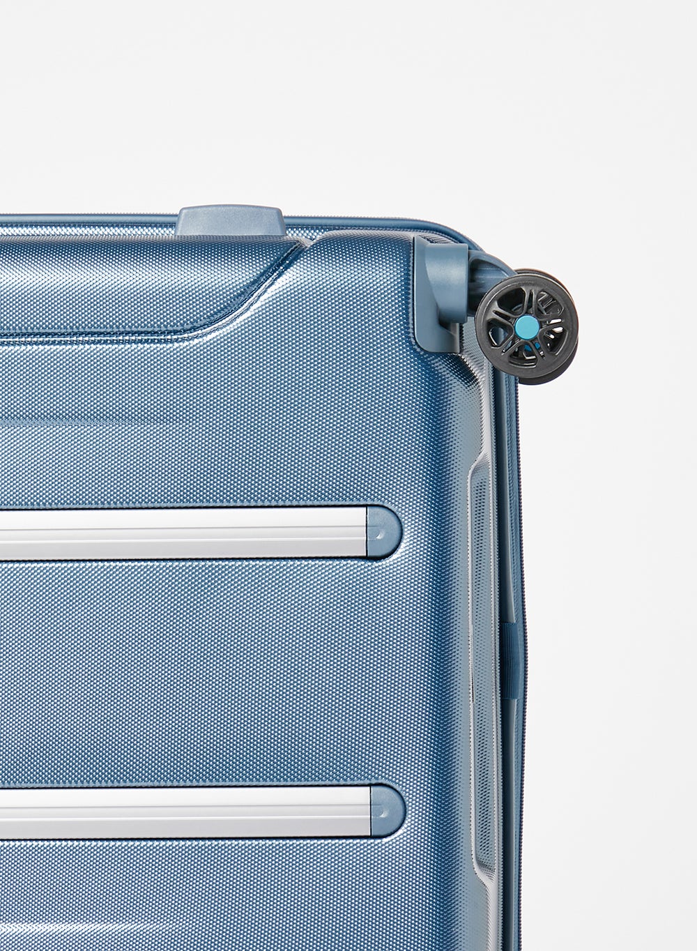 buy-american-tourister-american-tourister-technum-spinner-55-cm-metallic-blue-3-years-global-warranty_ux9