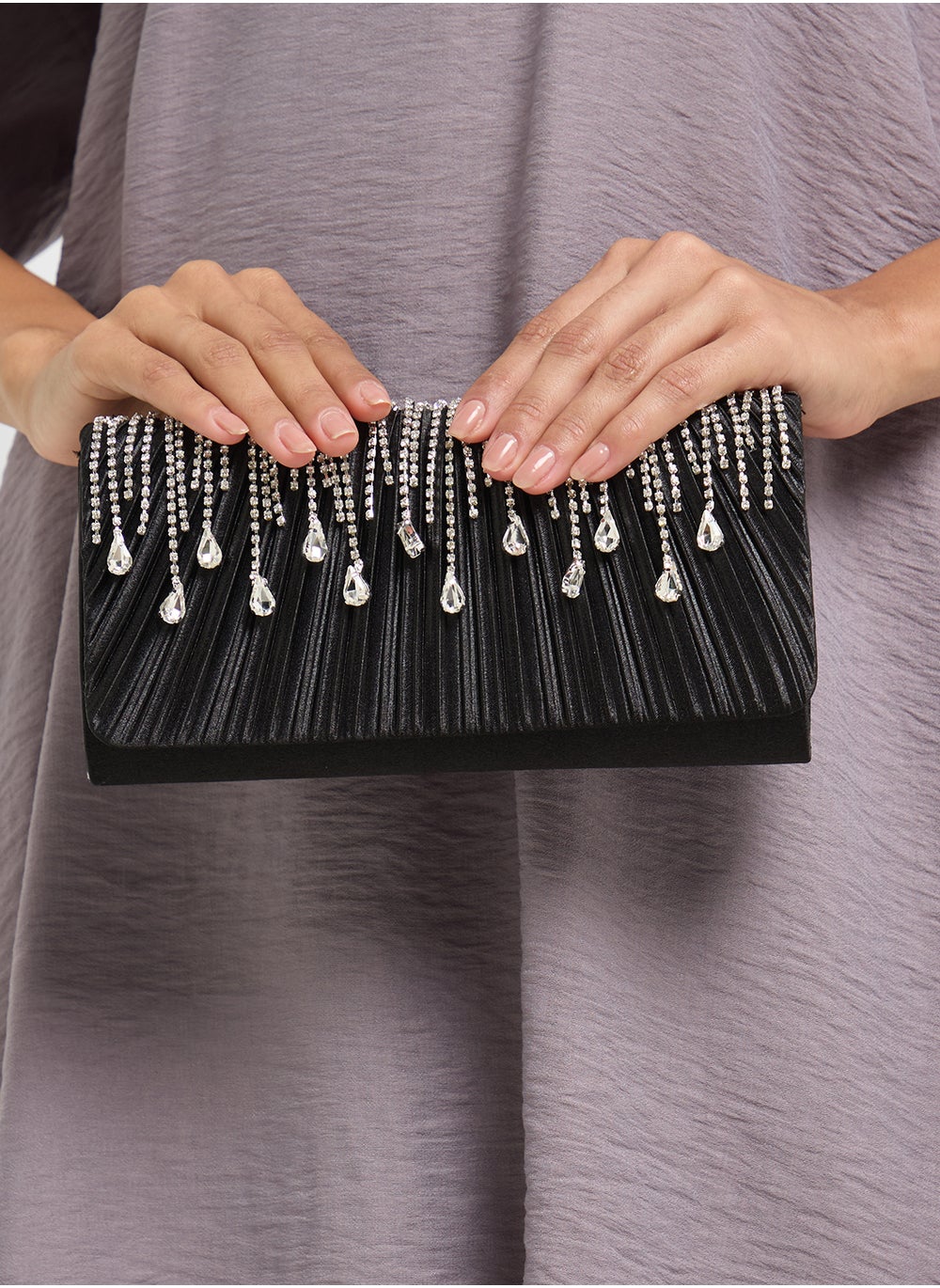 buy-khizana-tear-drop-diamante-clutch-bag_nsp