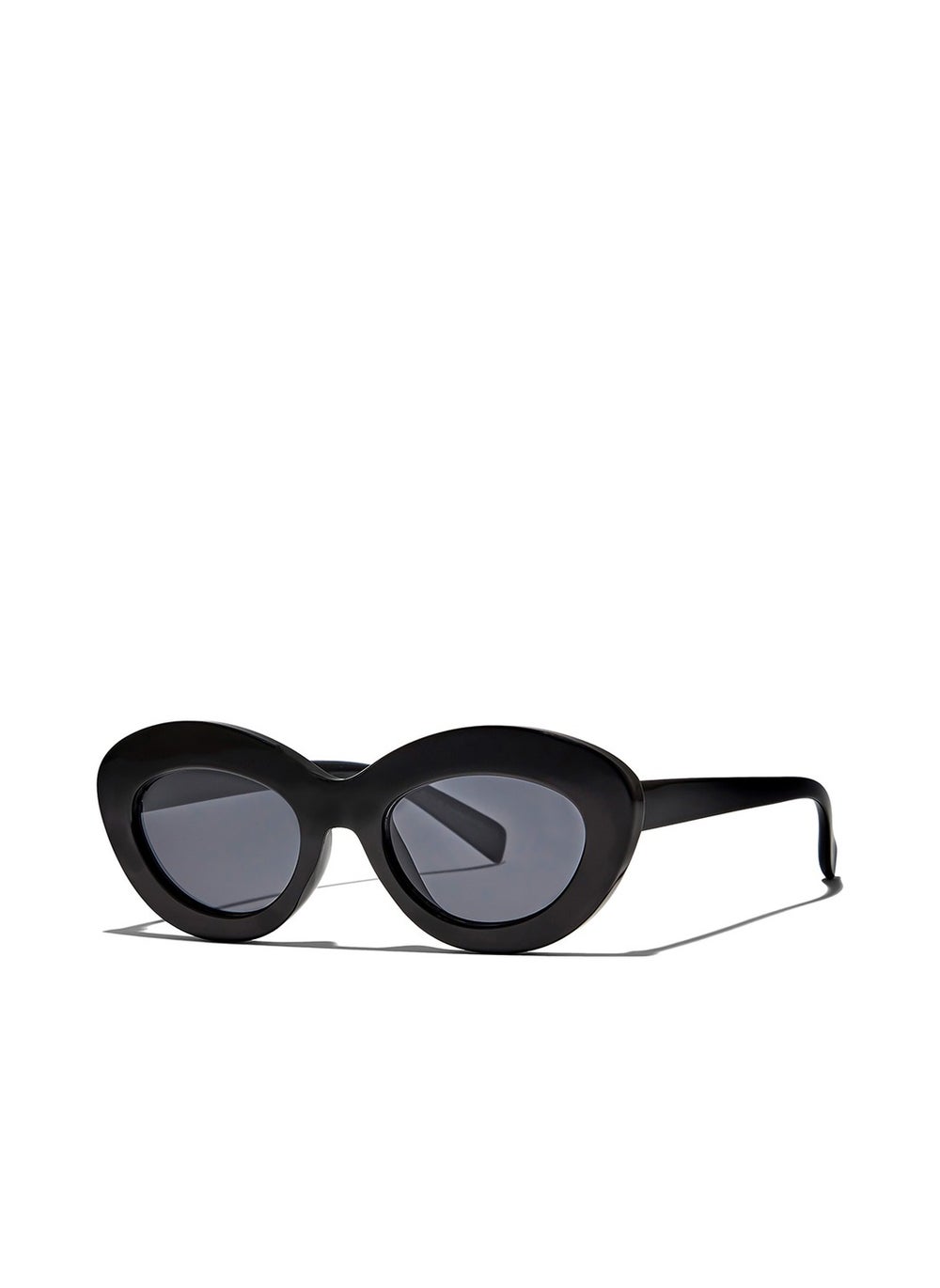 buy-blackout-blackout-rosie-women-s-oval-sunglasses-with-uv400-protection-black_hek