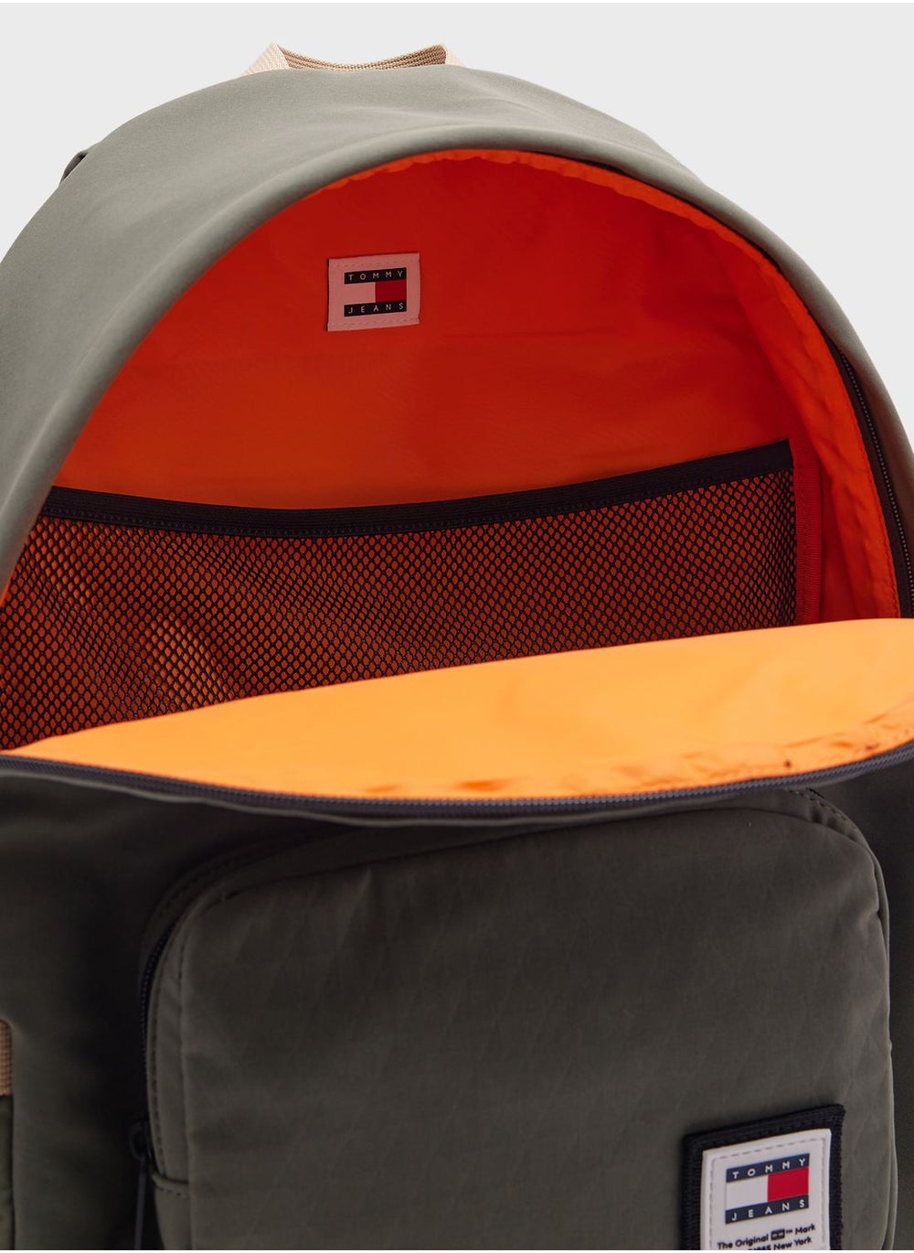 buy-tommy-jeans-logo-backpack_h3q