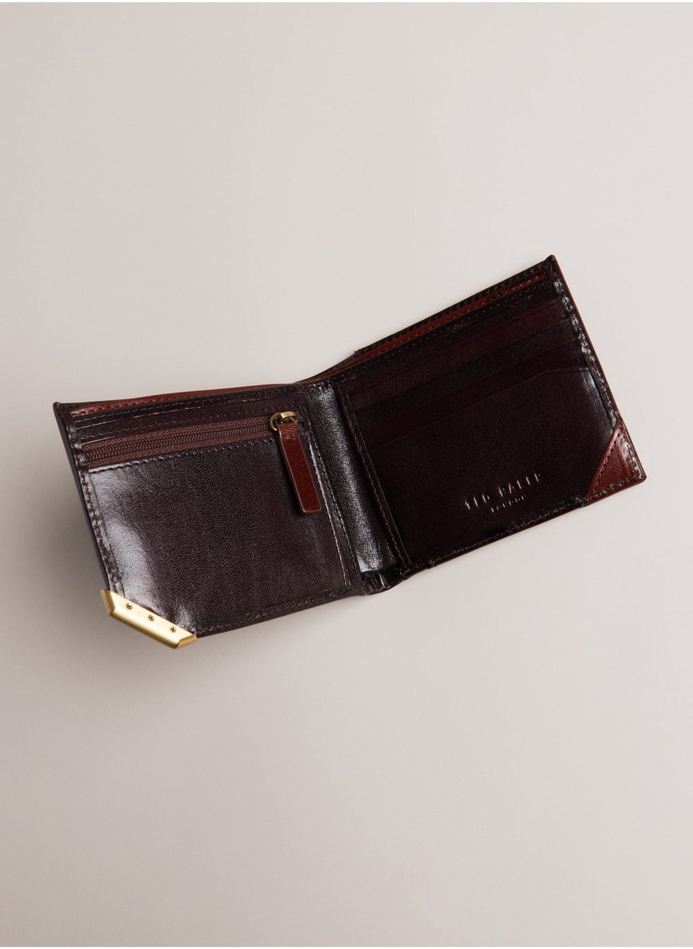buy-ted-baker-leather-bifold-wallets_4vt