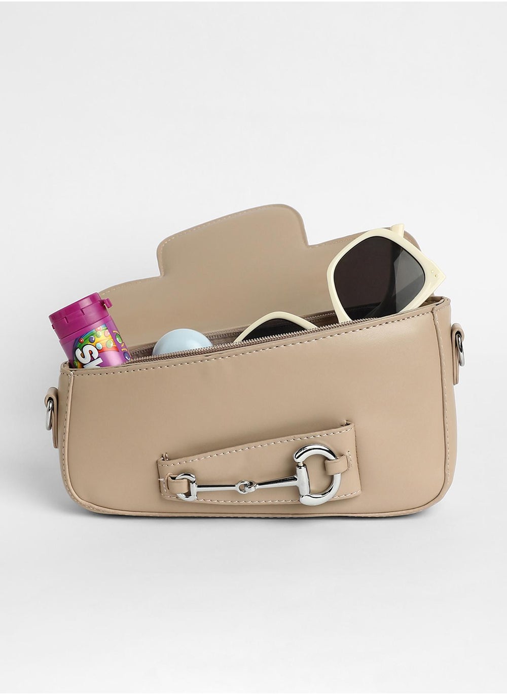 buy-haute-sauce-the-asymmetric-link-shoulder-bag_1q1