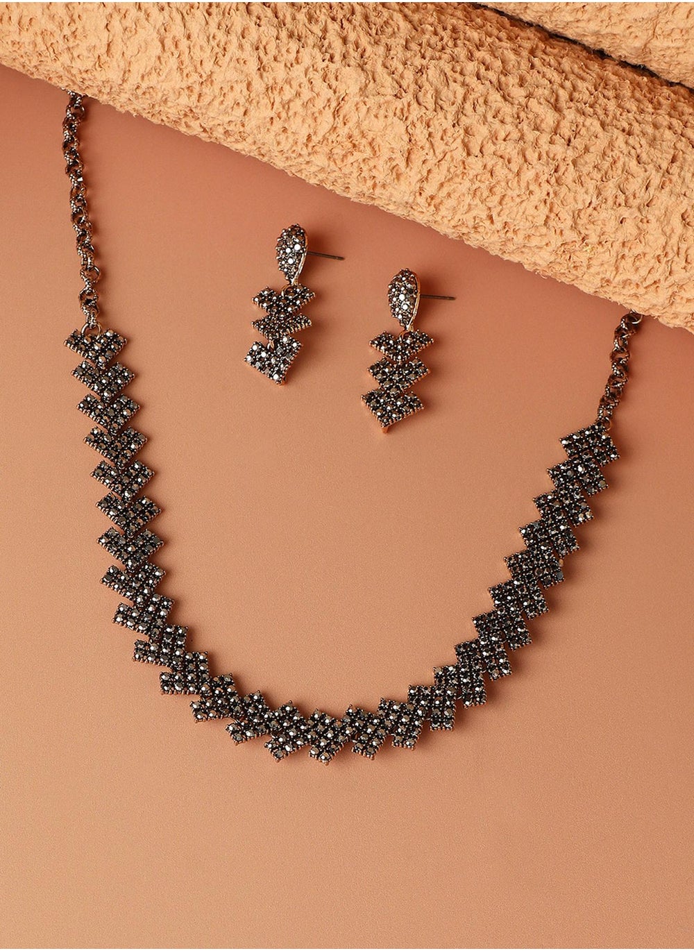 buy-sohi-crystal-arrowhead-jewellery-set_7co