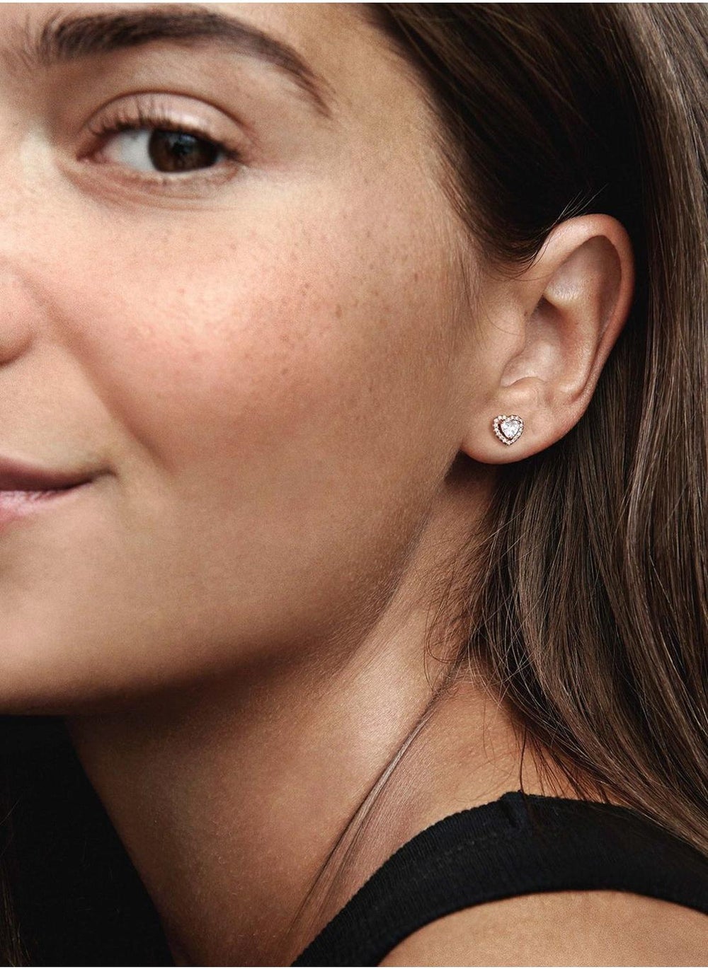 buy-pandora-sparkling-elevated-heart-stud-earrings_cjm