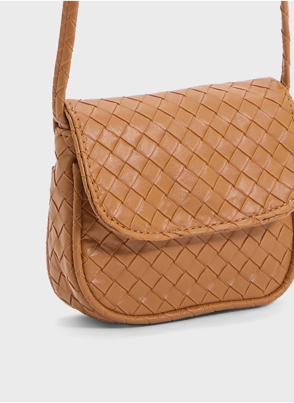 buy-ella-woven-crossbody-bag_bbr
