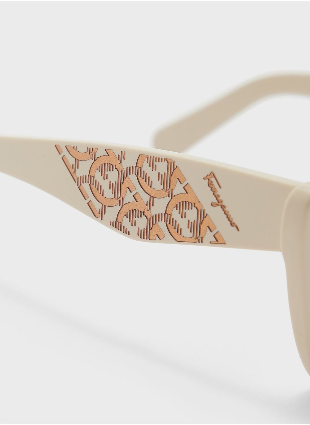 buy-ferragamo-rectangle-shape-sunglasses_hod