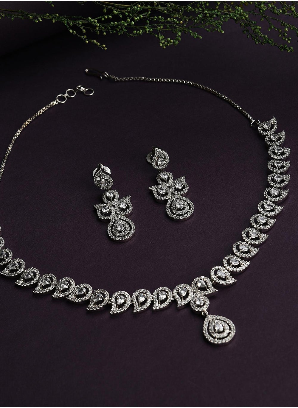 buy-sohi-white-stone-studded-jewellery-set_2vm