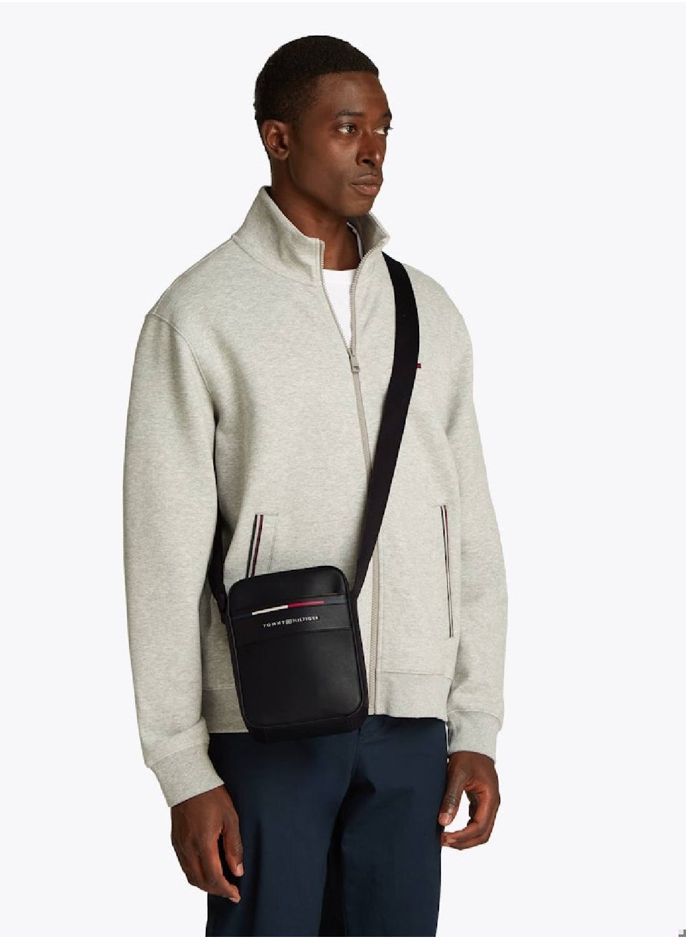 buy-tommy-hilfiger-signature-crossbody-reporter-bag_659