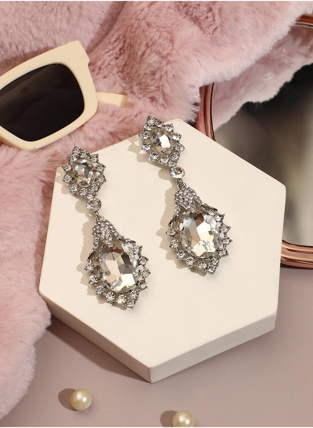 buy-sohi-party-earrings_fel