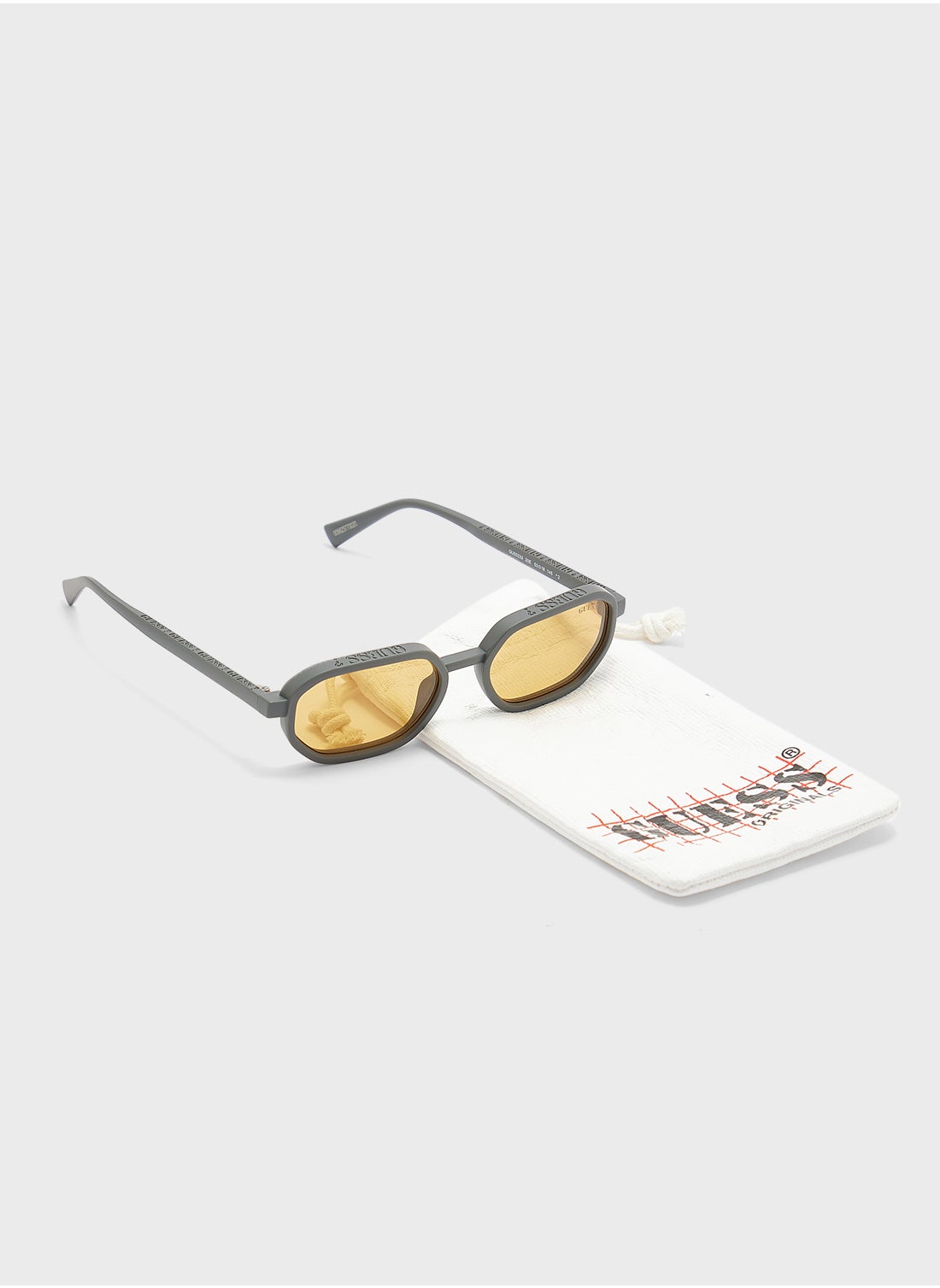 buy-guess-gu0023320e53-shape-sunglasses_juc