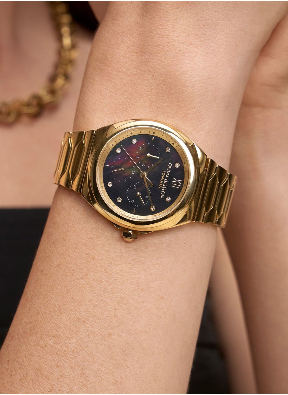 buy-olivia-burton-steel-strap-analog-watch_zit