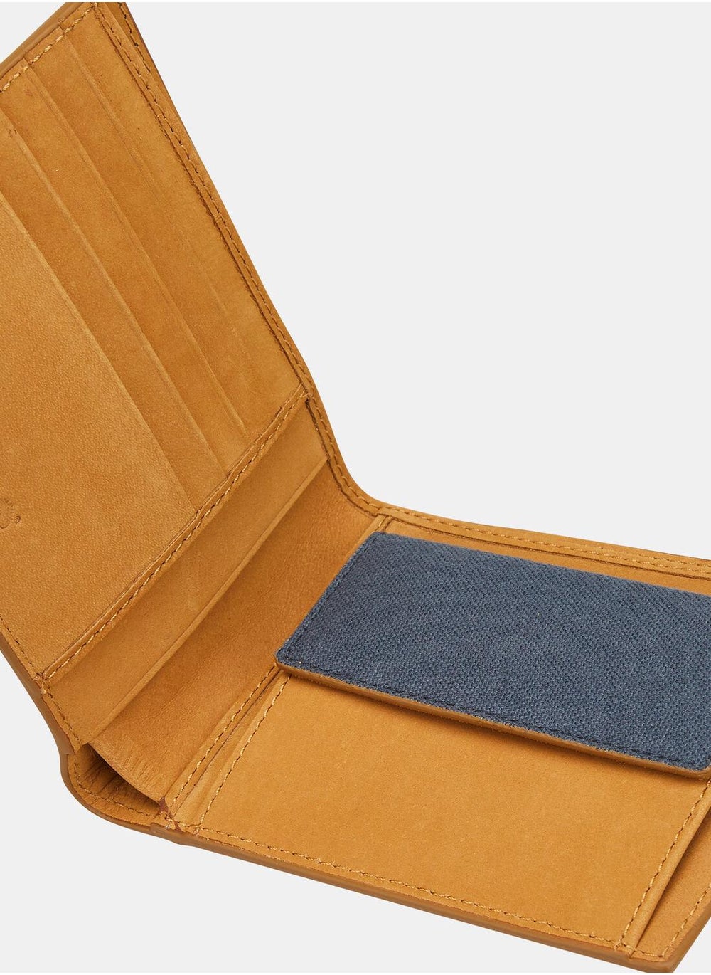 buy-timberland-men-s-halyard-patch-wallet_yiw