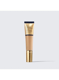 أساس فيوتشرست مرطب ومشرق بحماية SPF 45