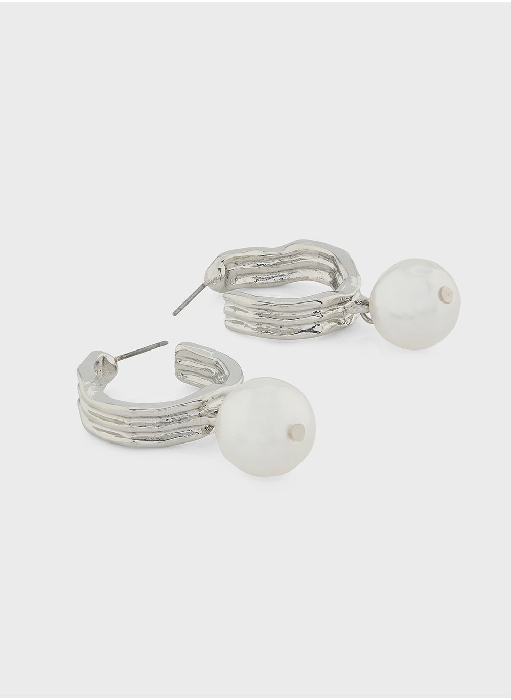buy-ella-pearl-hoop-earrings_hmz