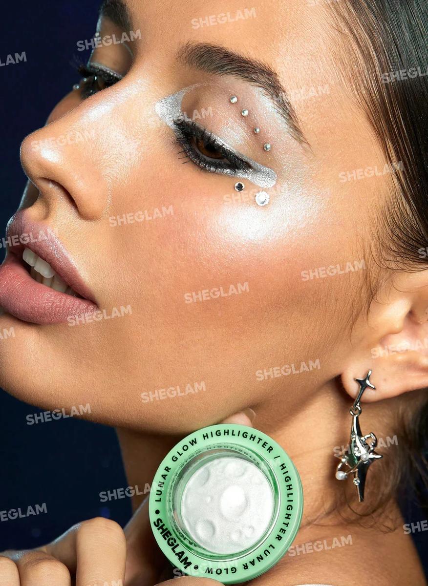 buy-sheglam-sheglam-lunar-glow-highlighter-silver_9s5