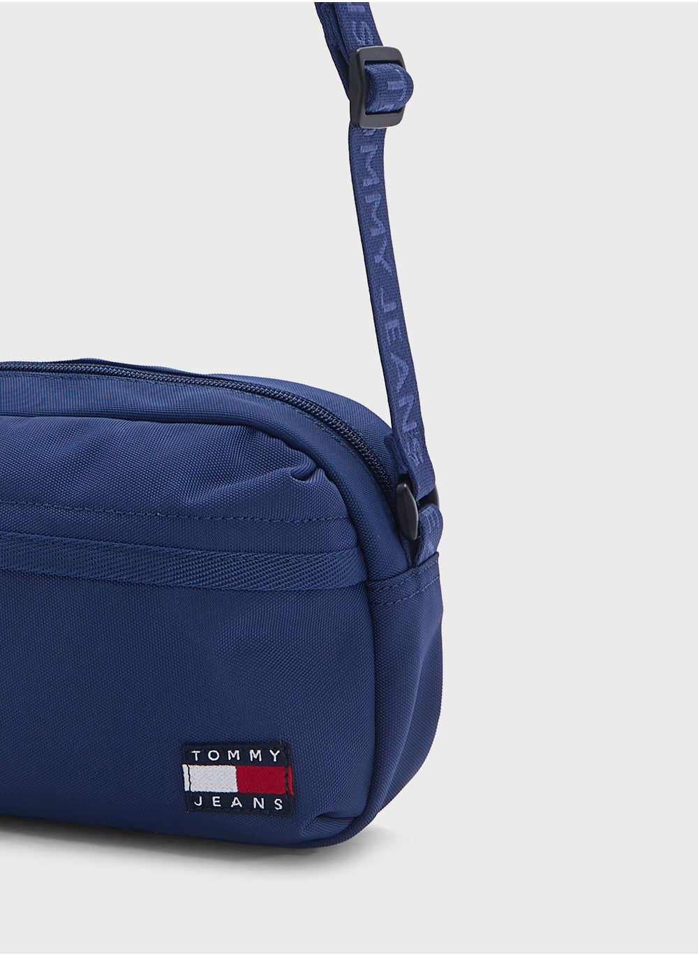 buy-tommy-jeans-essential-daily-crossbody-bag_2f8