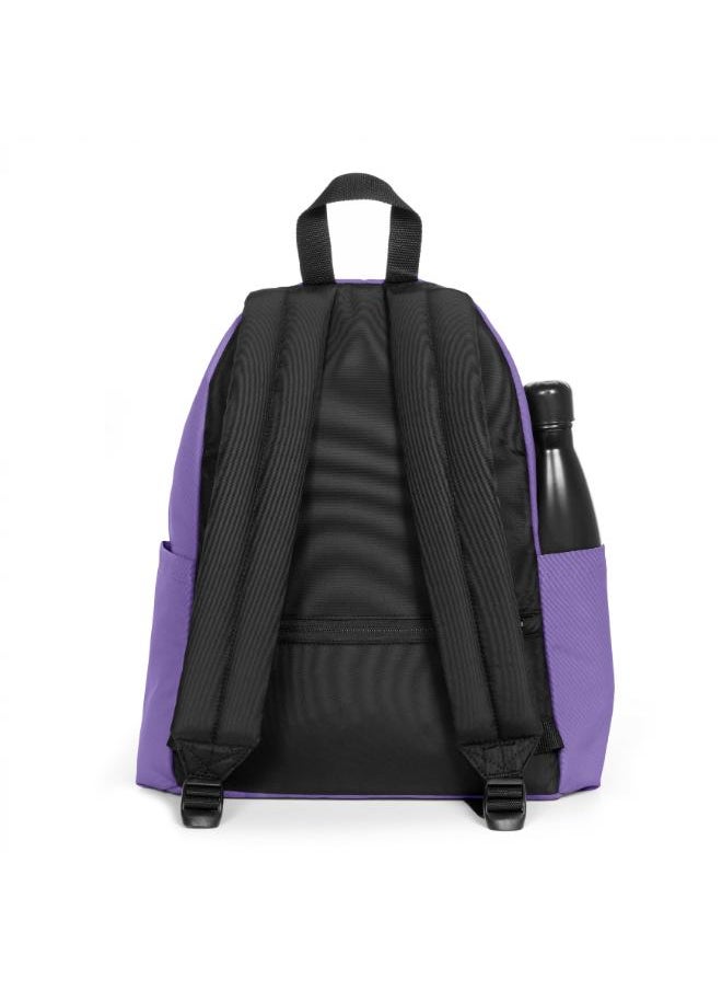 buy-eastpak-day-pak-r-petal-lilac-medium-backpack-with-bottle-holder-and-laptop-sleeve_khh