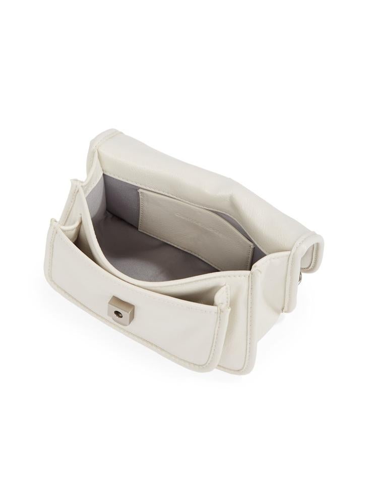 buy-calvin-klein-jeans-flap-chain-bag_nqm