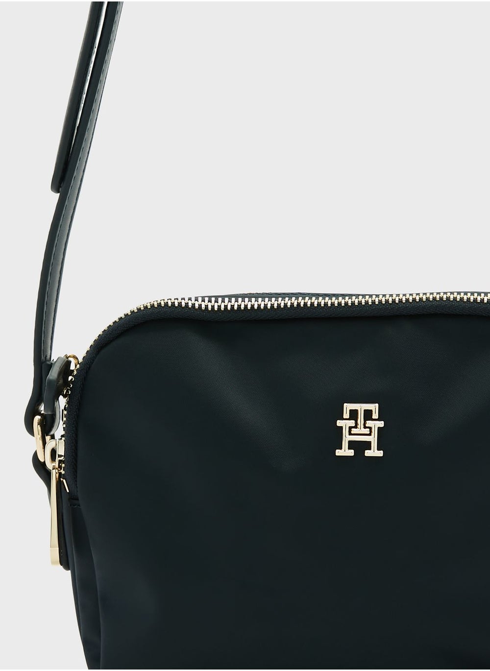 buy-tommy-hilfiger-narrow-strap-crossbody_2jw