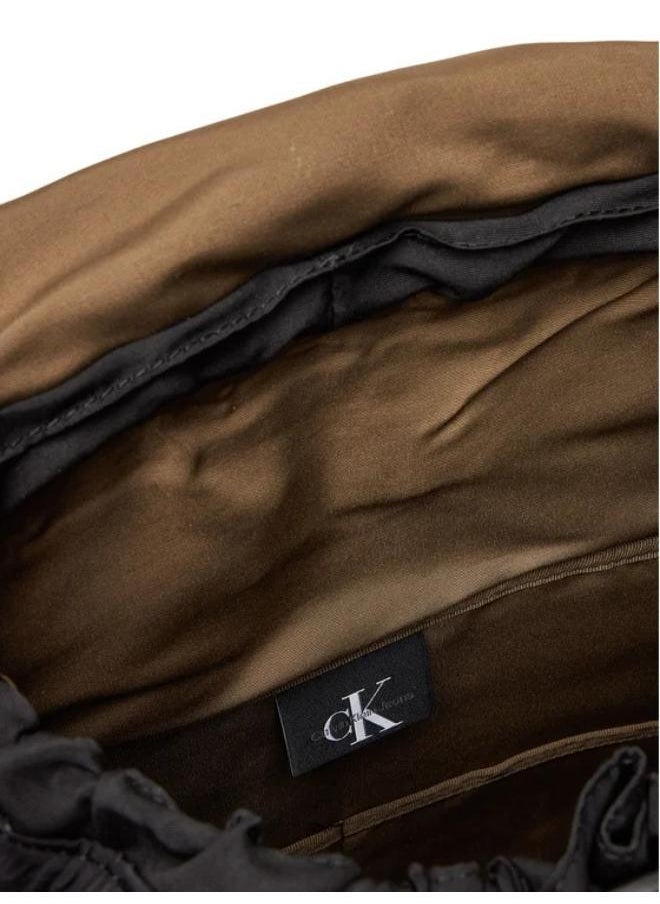 buy-calvin-klein-jeans-flap-backpack_syb