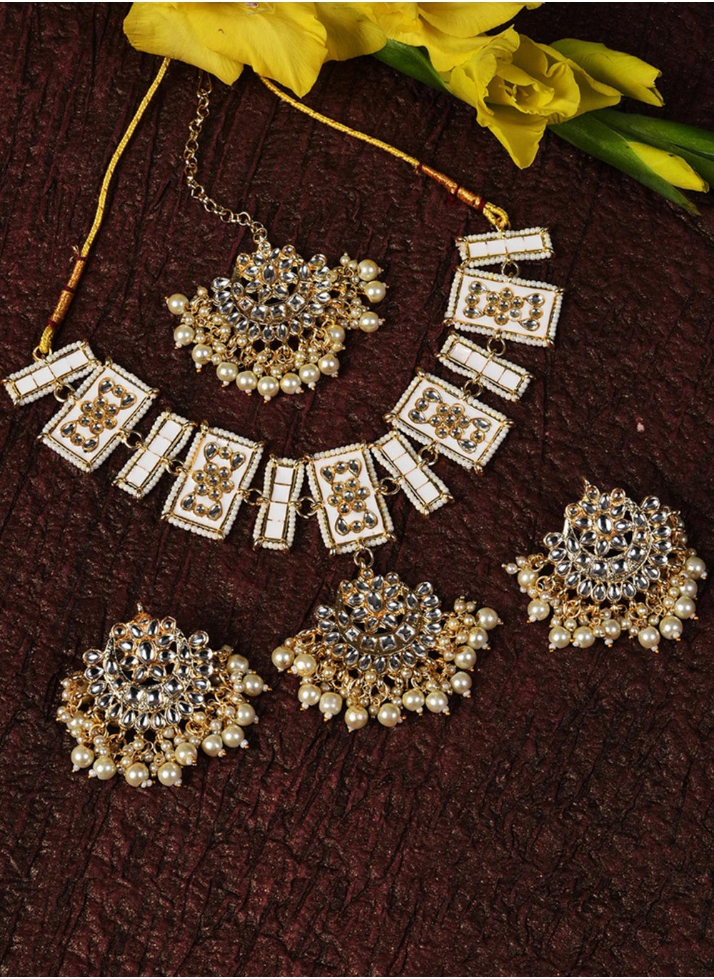 buy-sohi-white-pearl-studded-beaded-bridal-jewellery-set_0cg