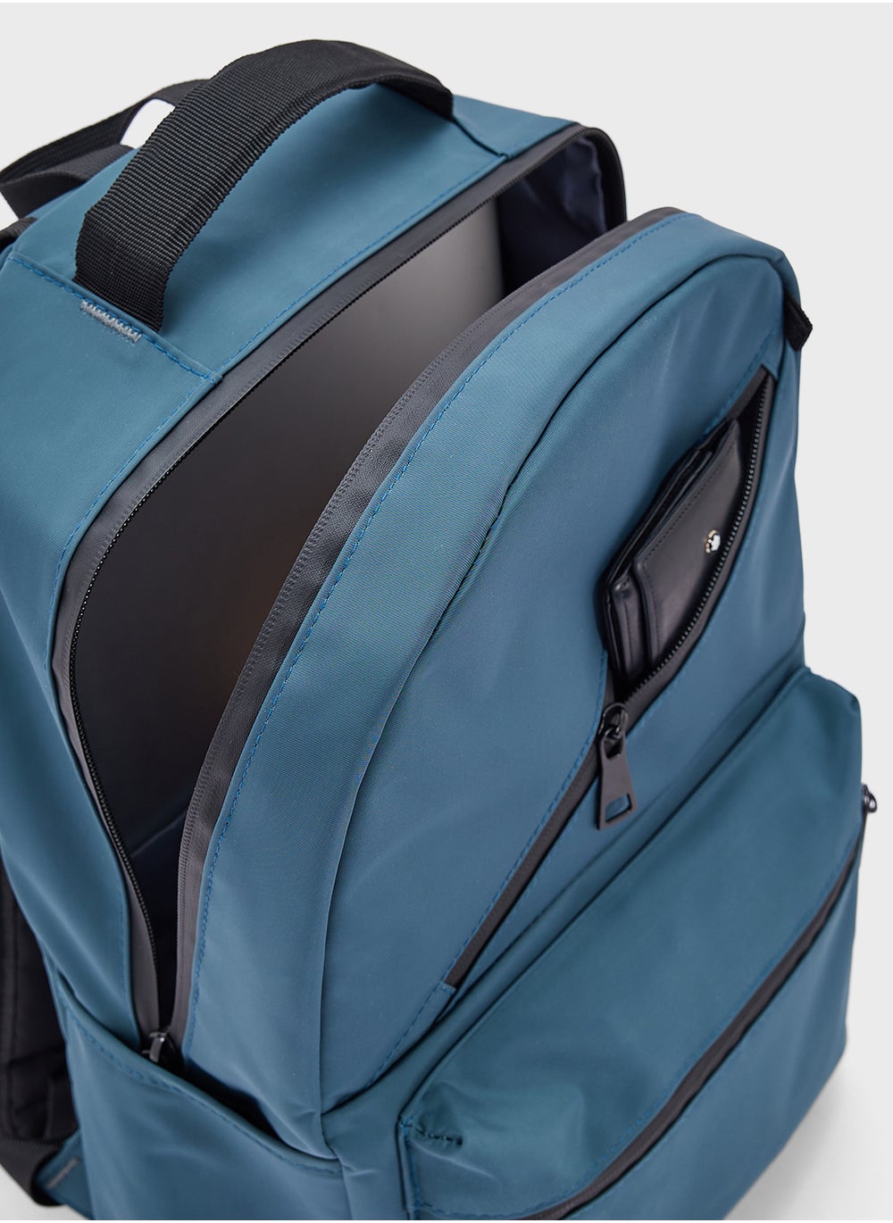 buy-seventy-five-backpack-set-with-pouch_zyo