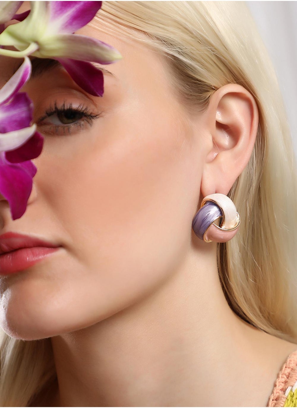 buy-sohi-the-overlap-enamelled-stud-earrings_g8k