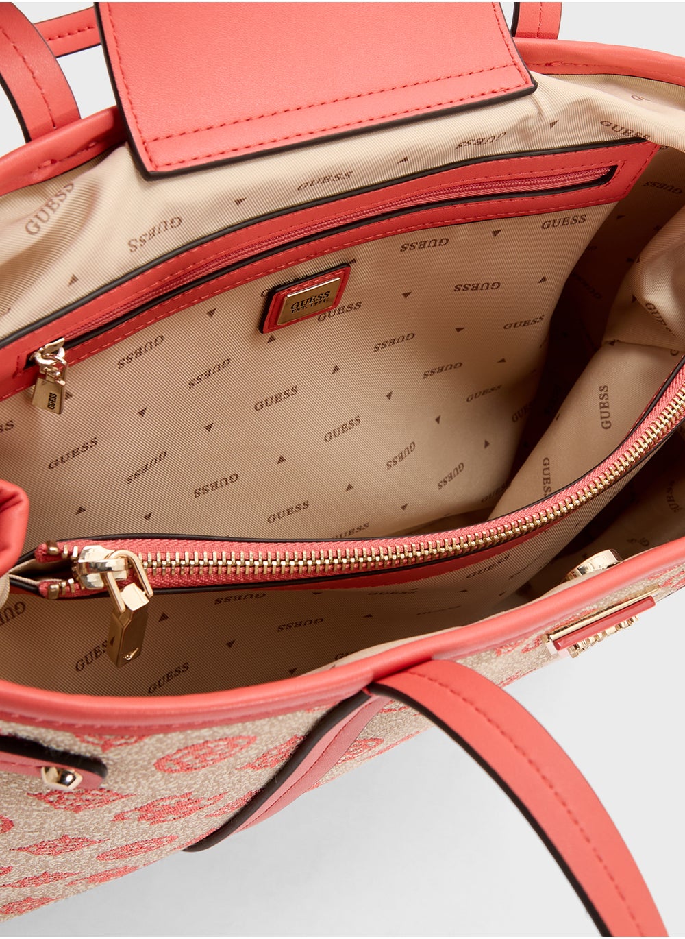 buy-guess-beyza-girlfriend-tote_4au