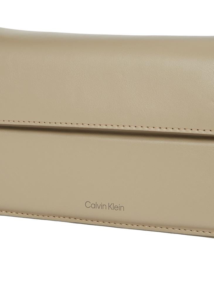 buy-calvin-klein-jeans-belted-small-shoulder-bag_nrp