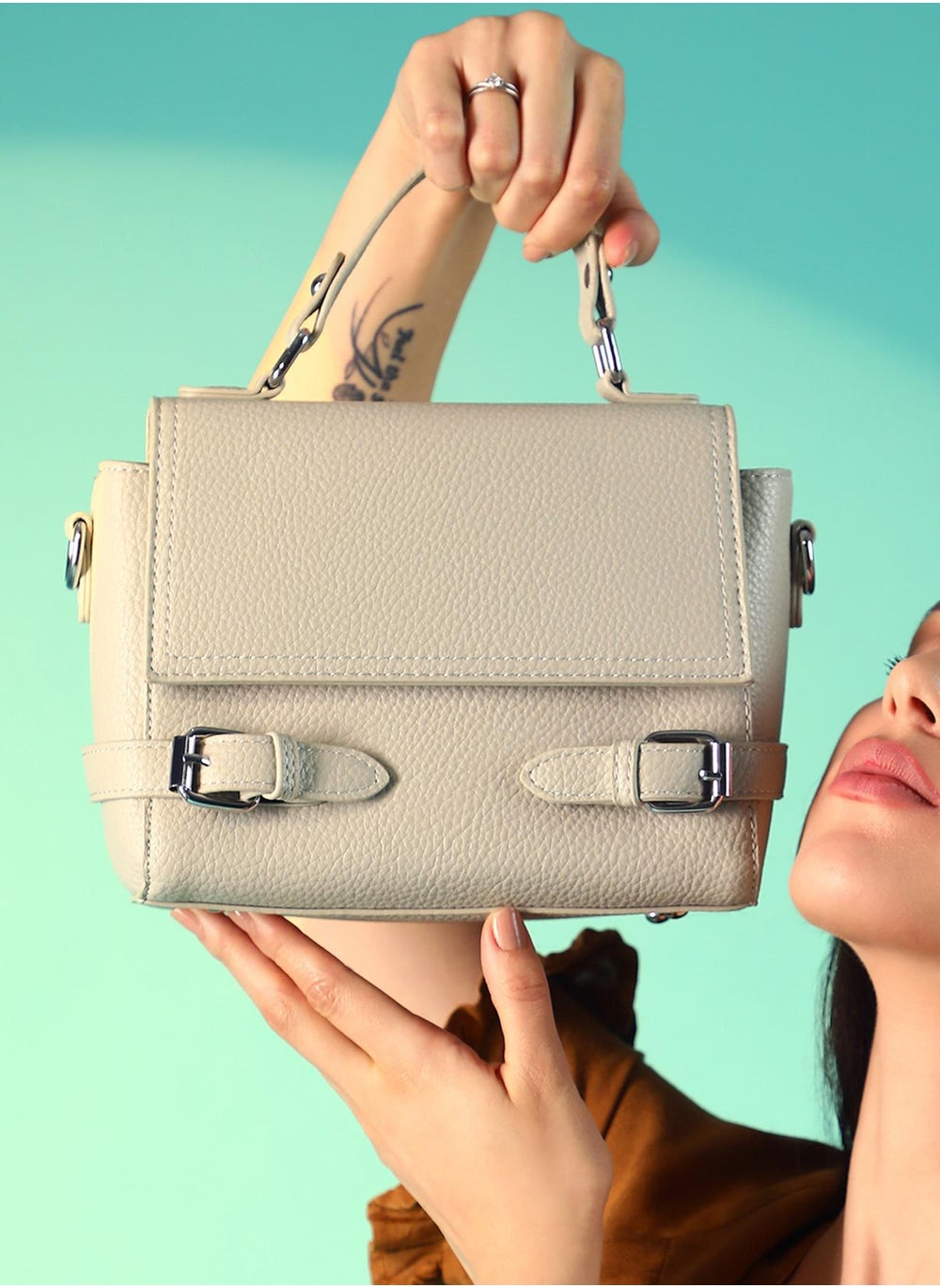 buy-haute-sauce-the-fibula-hand-bag_eqe