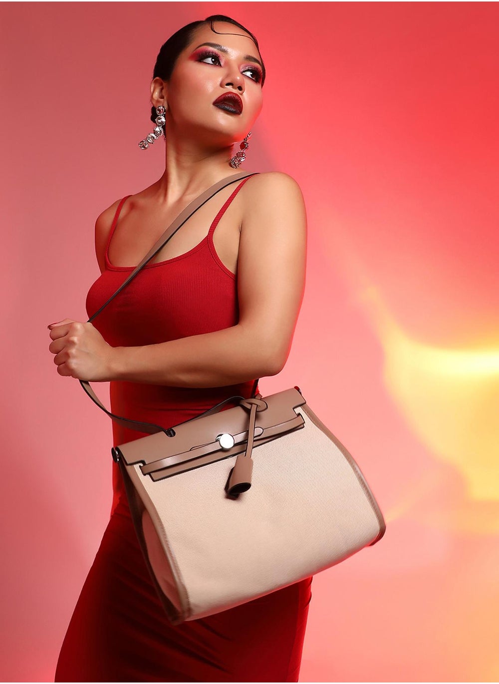 buy-haute-sauce-structured-block-with-pouch-hand-bag_zqt