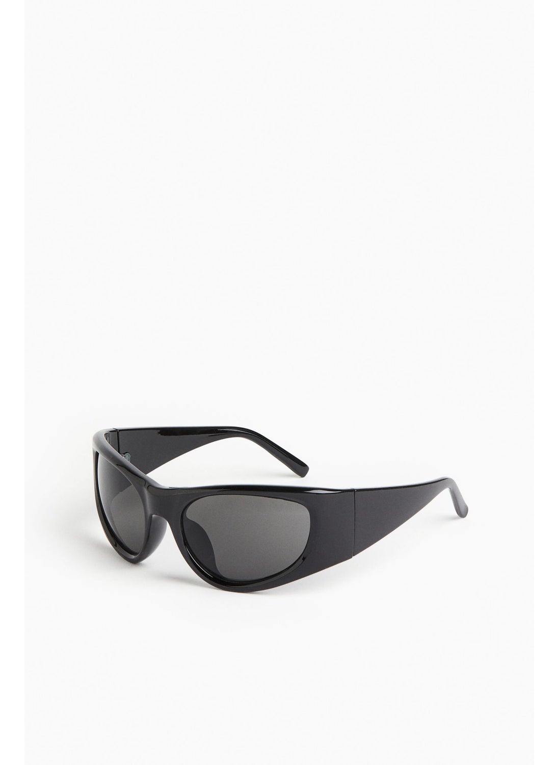buy-h-m-sporty-sunglasses_y2v