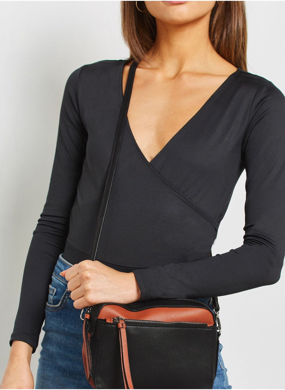 buy-ella-colourblock-crossbody-bag_aom