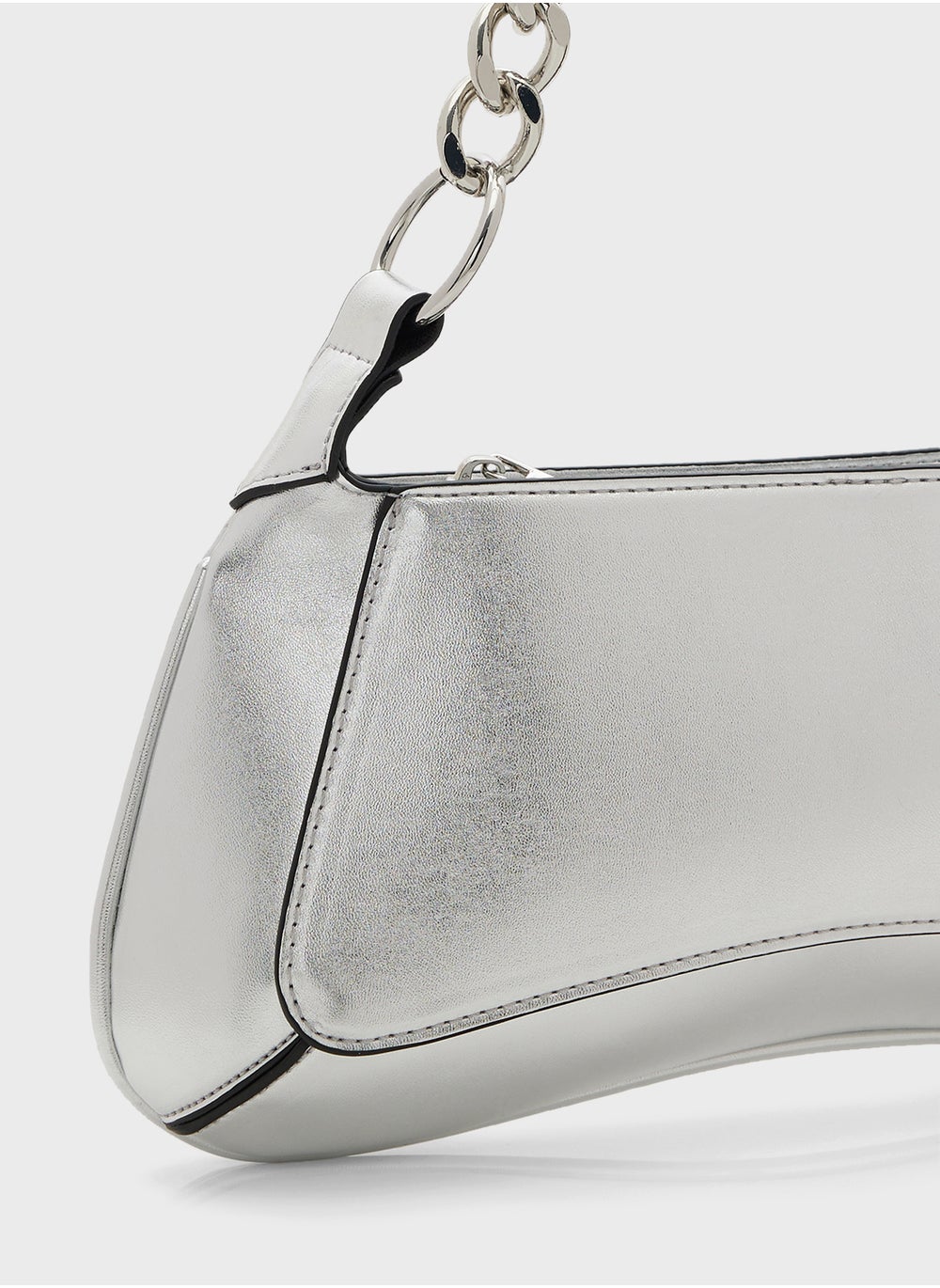 buy-ella-chain-detail-slim-shoulder-bag_4gk